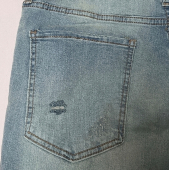 Fashion Nova Men Ripped Tinted Denim Shorts in Vintage Blue Wash size 32 - Picture 4 of 7